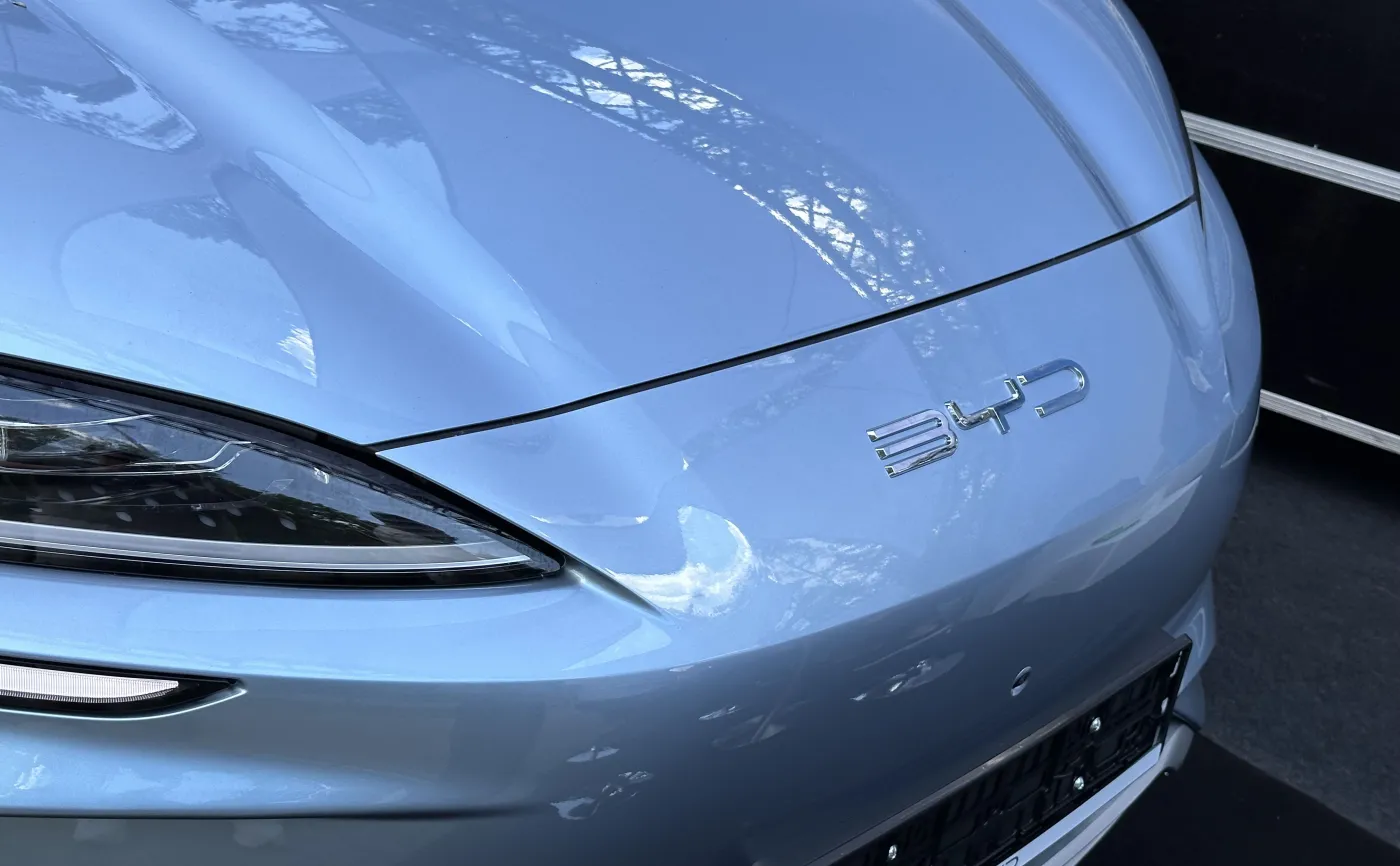 Chiński odwet na UE za cła. Jest zakaz inwestycji we Wspólnocie dla producentów aut