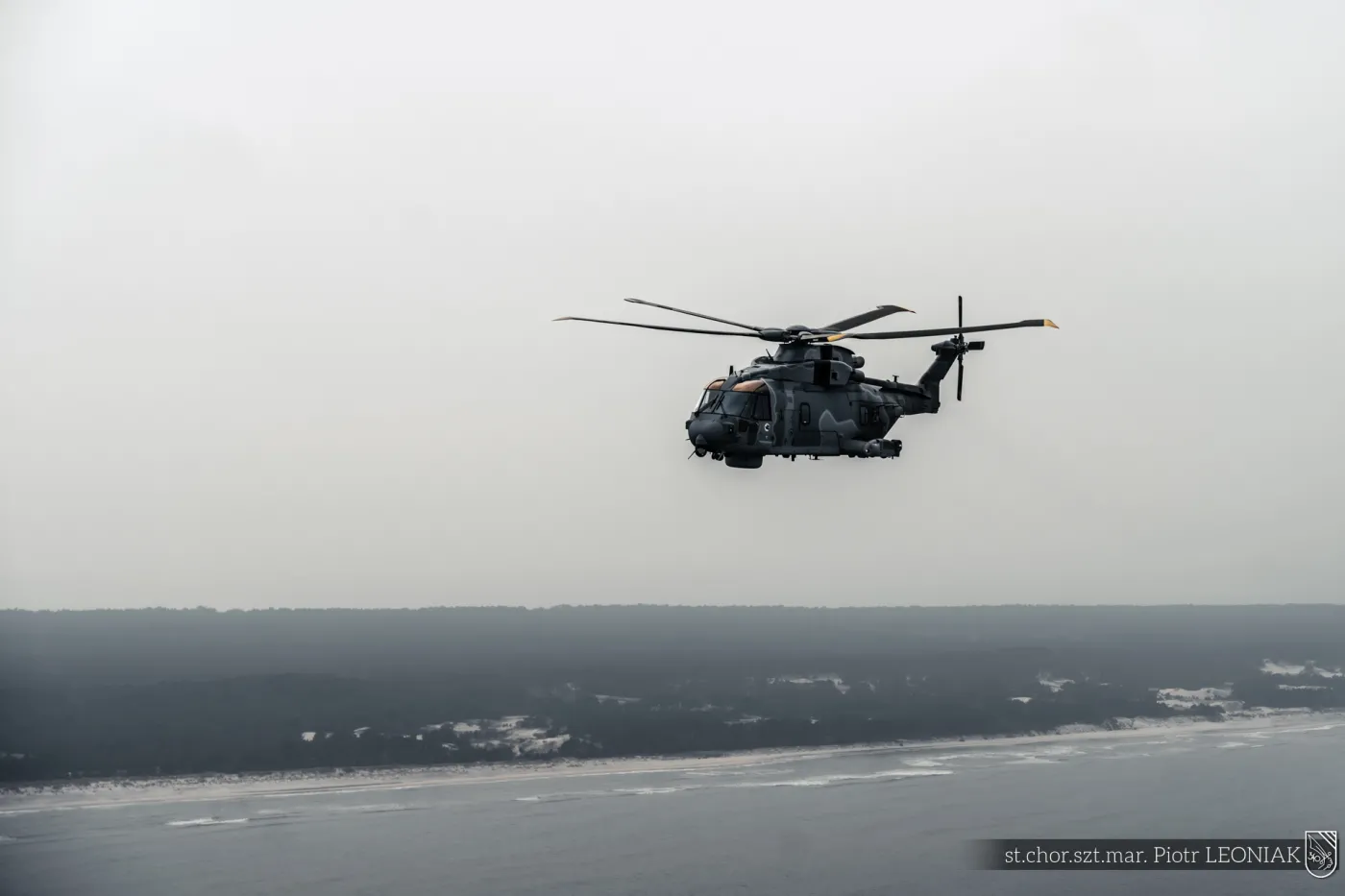 Polskie AW101 nie posiadają składanej belki ogonowej, co uniemożliwia im operowanie z pokładu budowanej już fregaty Miecznik.