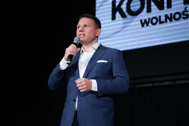 „Chłopaki, nie ma co, idziemy”. Stolik dla Konfederacji okazał się za ciężki [RELACJA ZE SZTABU]