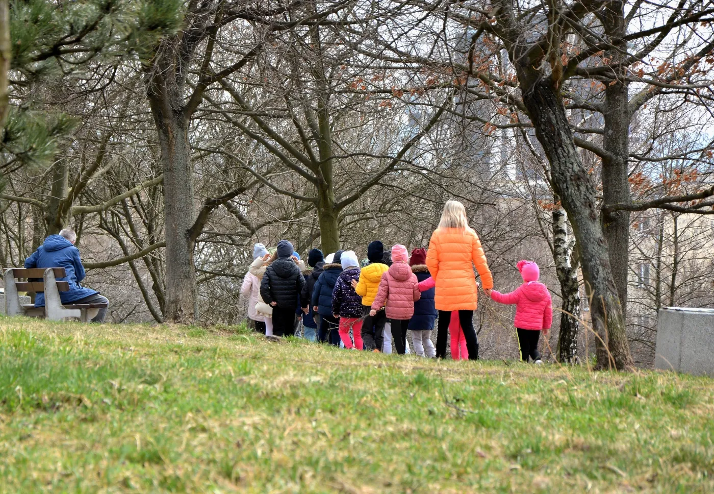 Nauczyciele kontra MEN? Rezygnują z wyjść klasowych, czując się oszukani