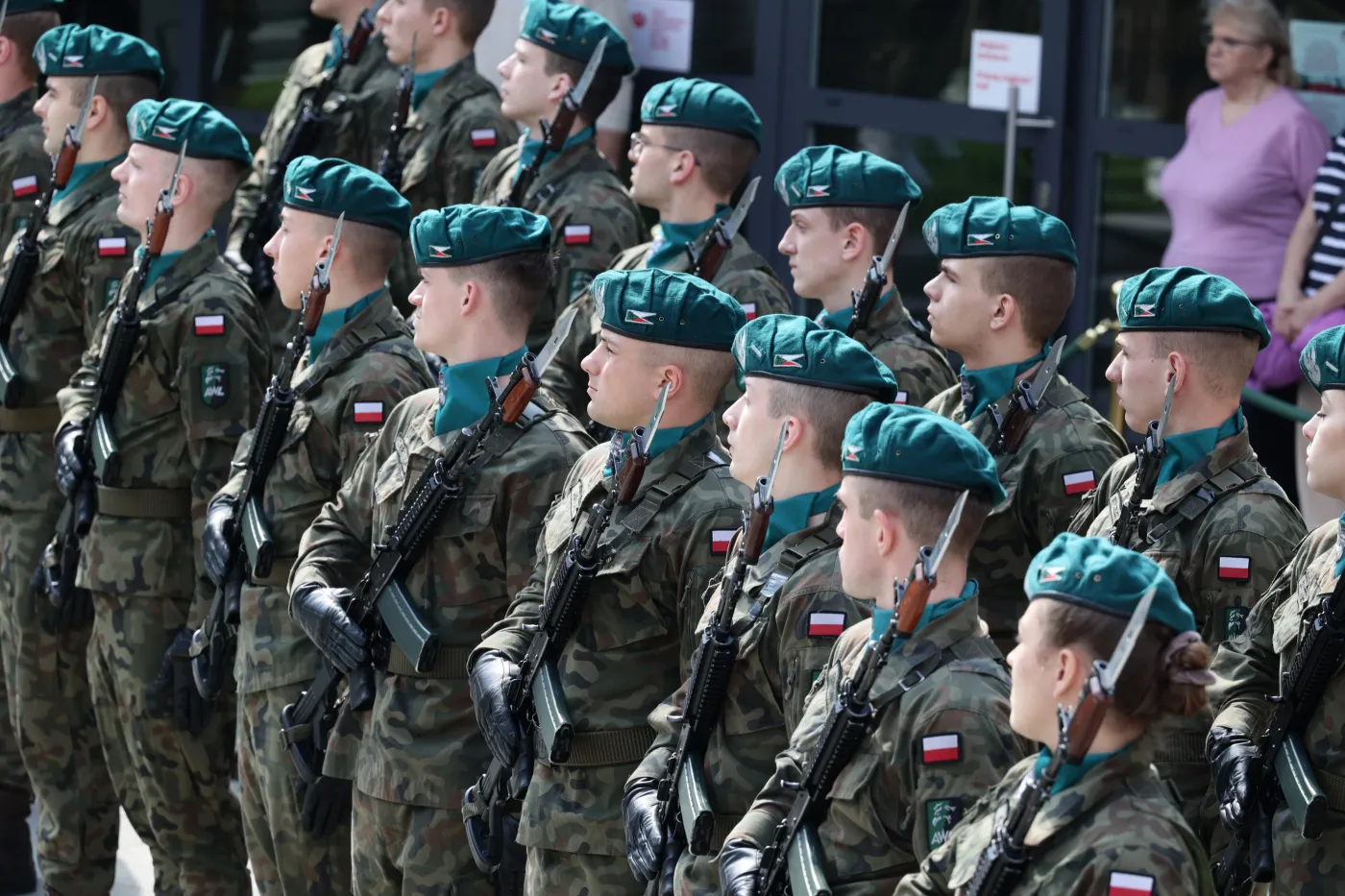 Zarobki żołnierzy w Polsce 2026 - tabela brutto. Ile zarabiają żołnierze w Polsce? Podwyżki w wojsku od 1 stycznia