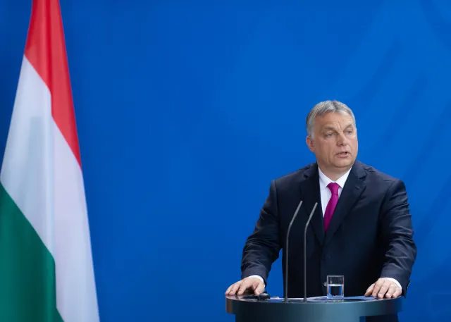 Orban: Dodatkowe zyski koncernu MOL ze sprzedaży paliw trafią do budżetu