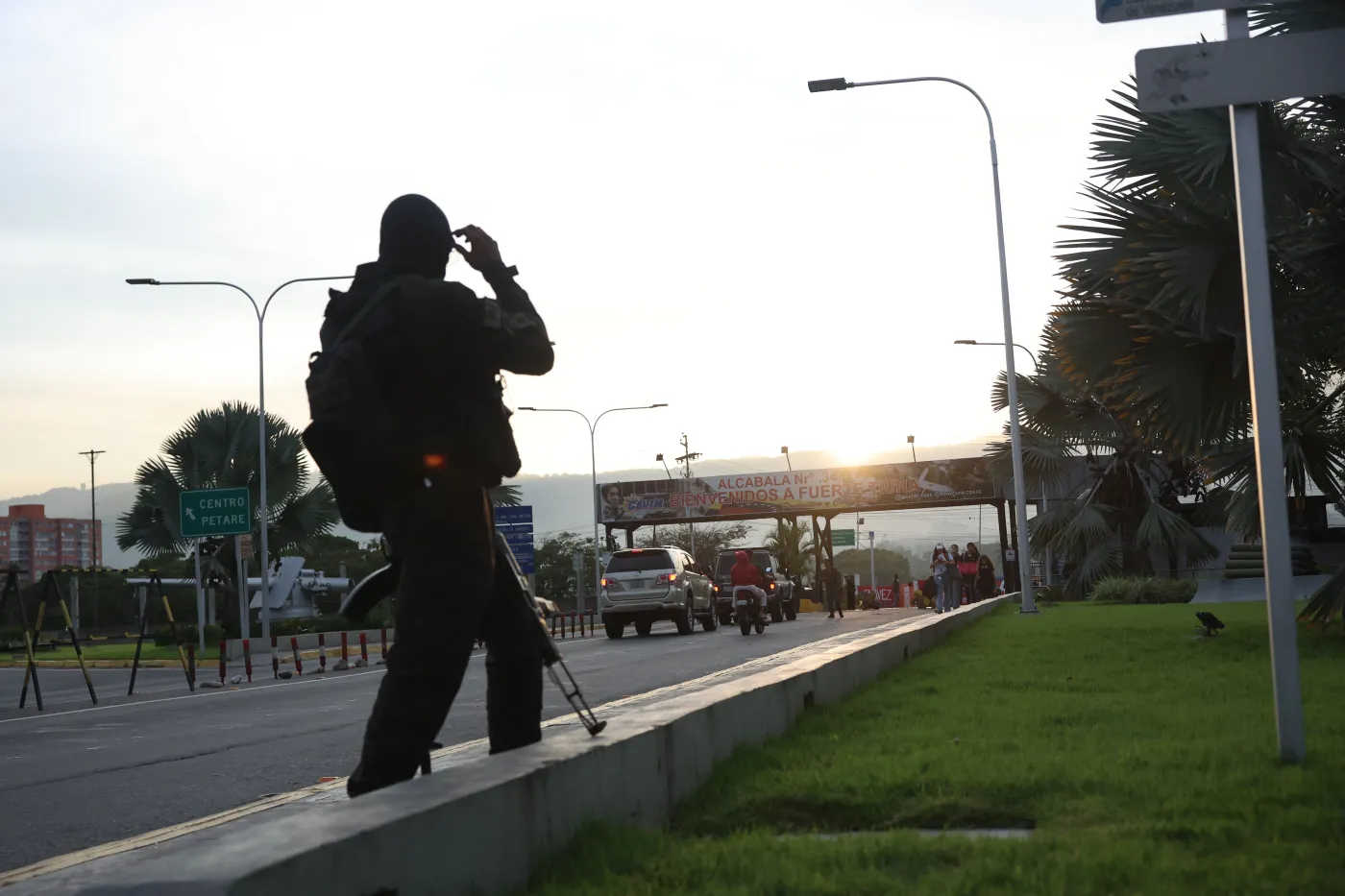 Były dowódca GROM: Rosja patrzy z zazdrością na akcję USA w Wenezueli