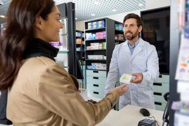 Apteki w Wielkanoc 2026: gdzie kupisz leki, gdy wszystko jest zamknięte?