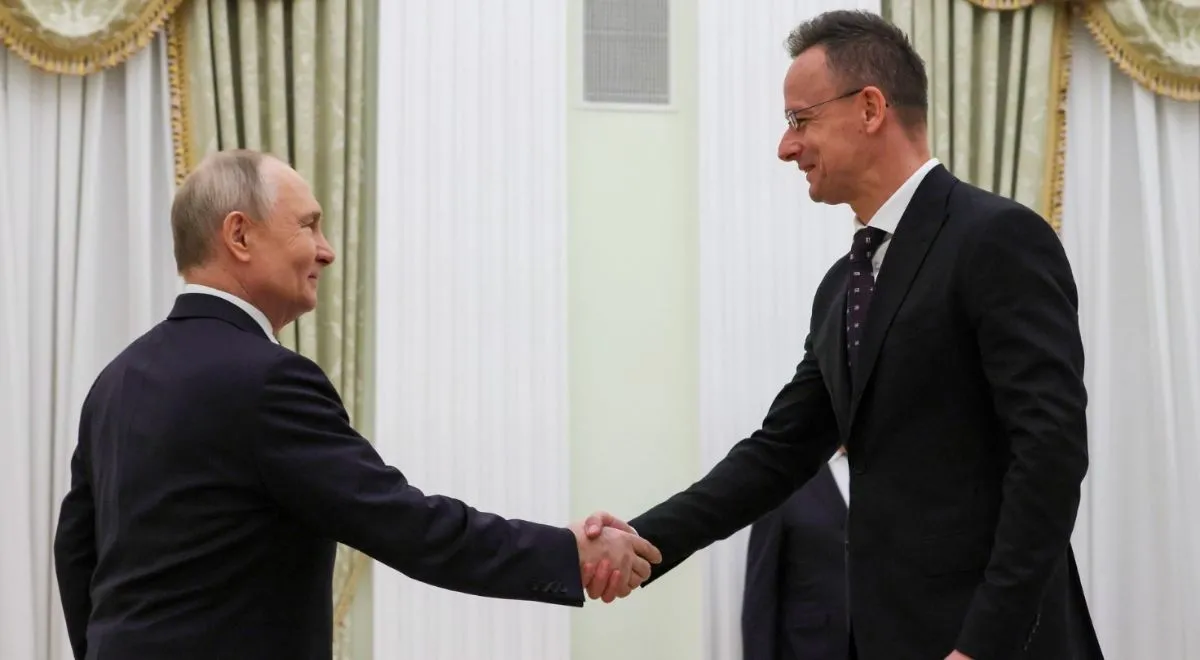 Szef MSZ Węgier jest nie tylko kretem Kremla w UE, ale również chłopcem na posyłki