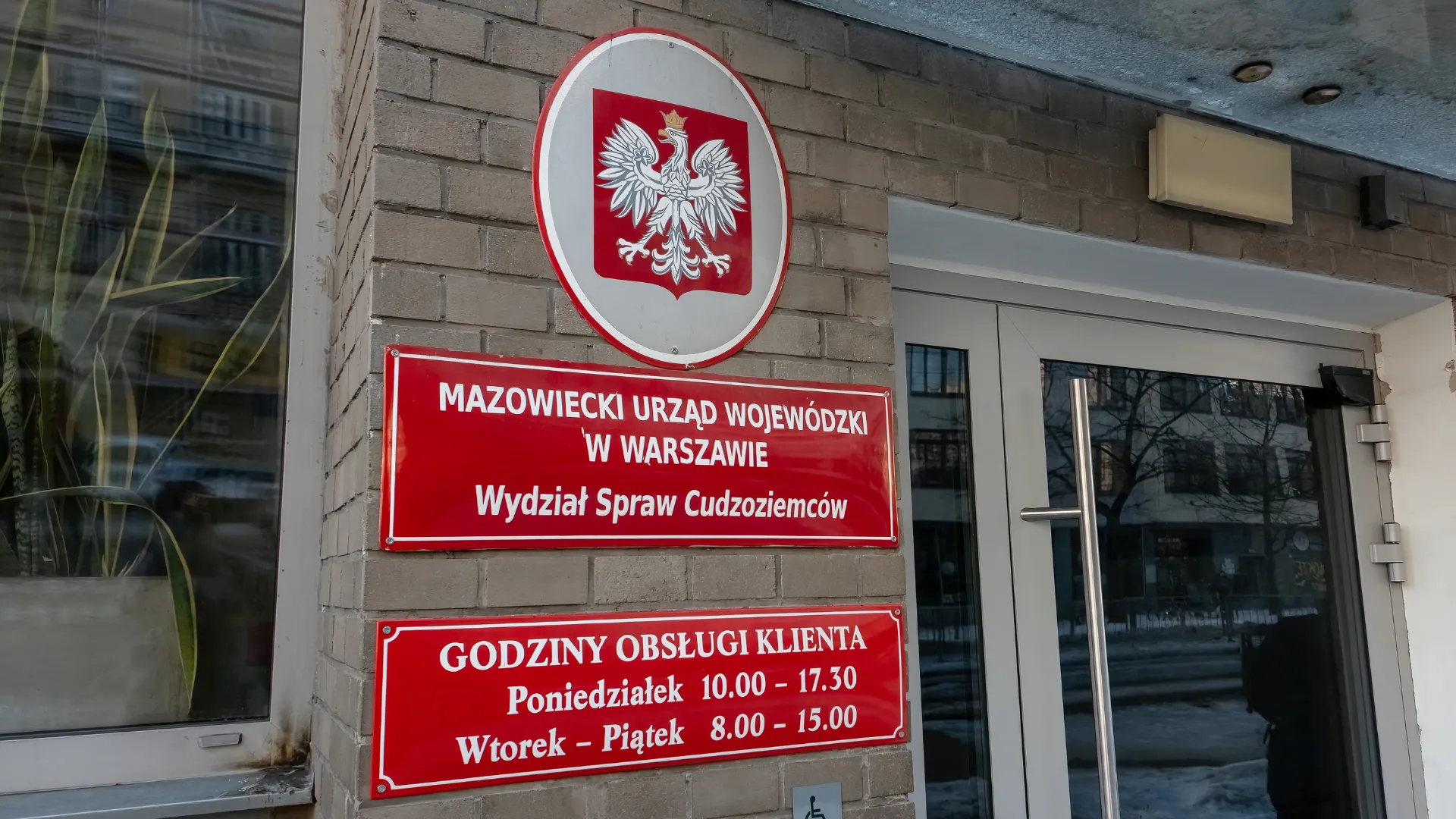 Setki tysięcy imigrantów rocznie z milczącą zgodą w sprawie legalizacji pobytu w Polsce? „Polska przekształciła się w państwo imigracyjne”
