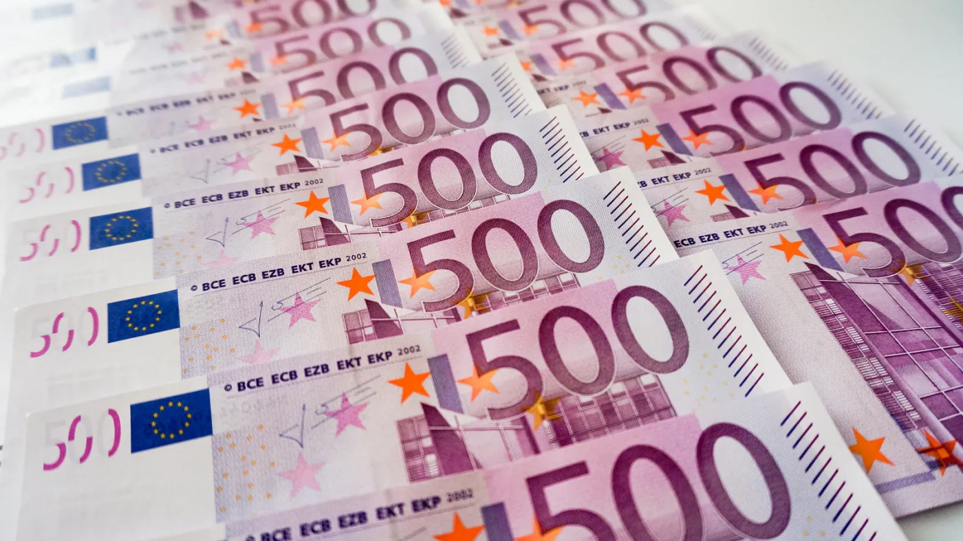 EBC i stopy procentowe. Czy Rada Prezesów podniesie czy obniży stopy procentowe w strefie euro? Rynki i eksperci nie zgadzają się w tej sprawie. Dowiedz się dlaczego.