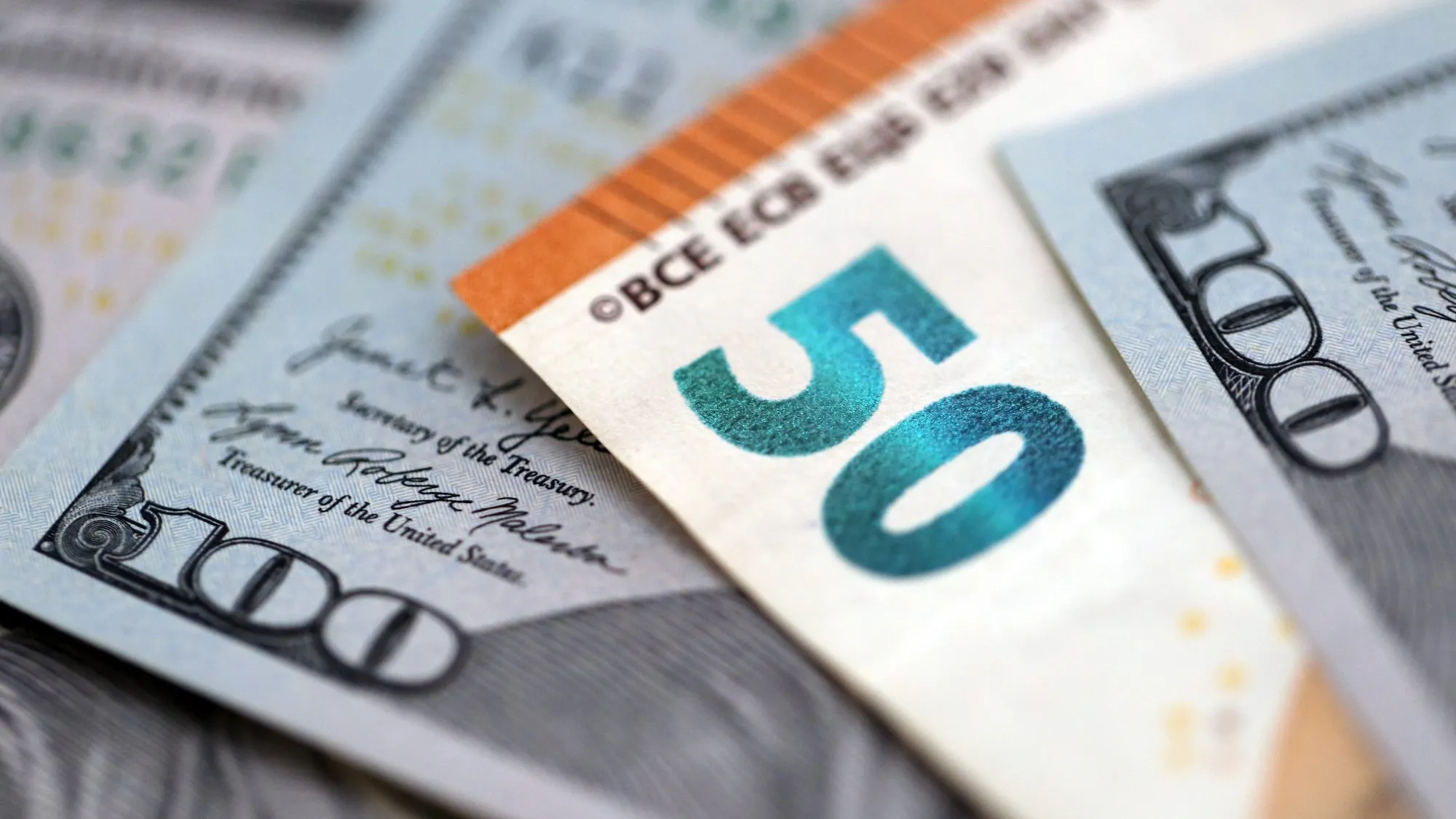 Ile kosztuje euro, dolar i frank? Kursy walut 23.10.2026