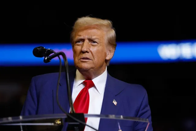 Trump grozi Europejczykom wyjściem USA z NATO. "Traktują nas okropnie"