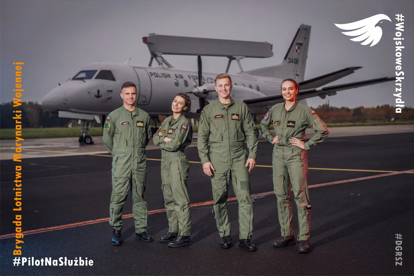 Polscy piloci na tle samolotu Saab 340 AEW.