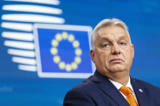 Orban krytykuje Unię: "Zmierzamy w kierunku wojny, do naszych domów będą zwożone trumny"