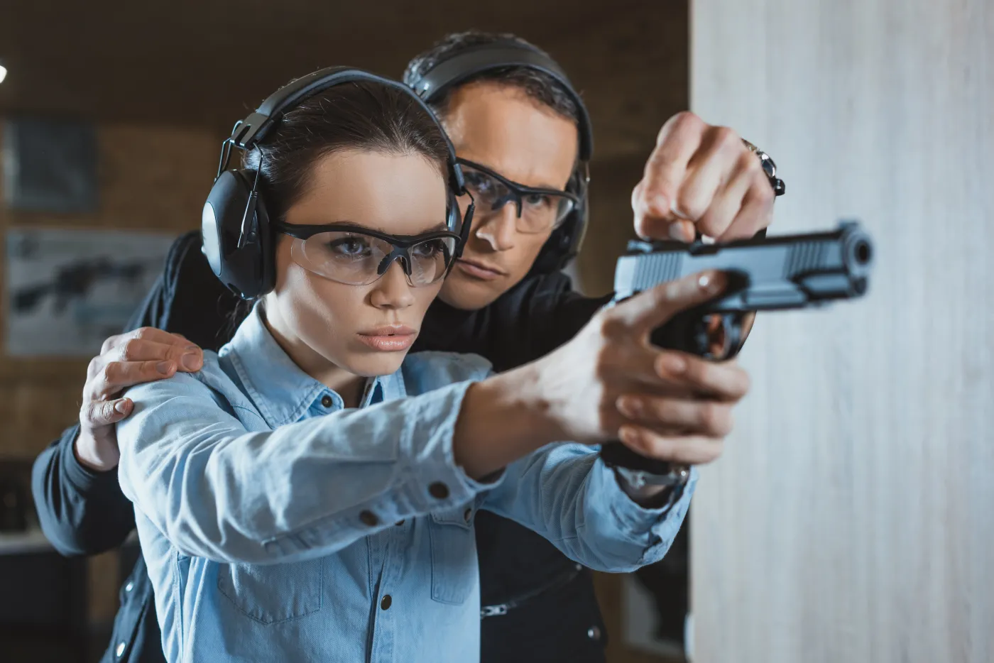 Zakończenie służby nie będzie automatycznie skutkować cofnięciem pozwolenia na broń. Dzięki temu przeszkoleni byli funkcjonariusze i żołnierze mogliby nadal wspierać system obrony narodowej