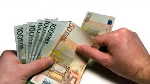 Kredyty: Banki wprowadzają kolejne ograniczenia