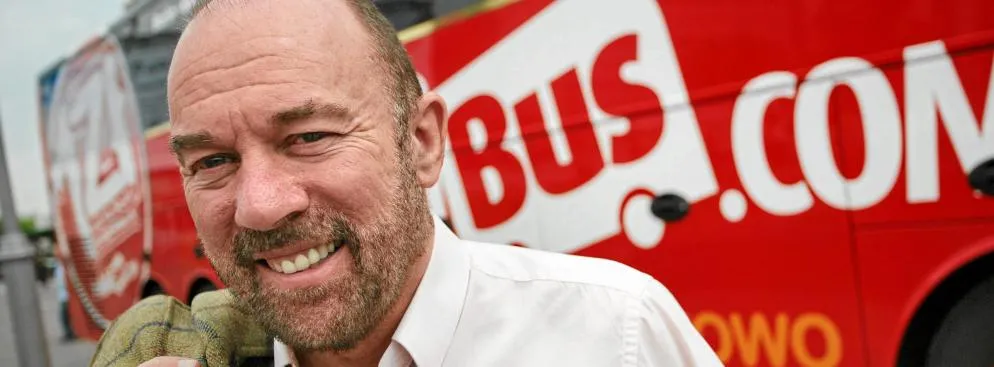 Twórca PolskiegoBusa Brian Souter: "Wojujący" katolik, który dał Polakom przewozy autobusami "za złotówkę"