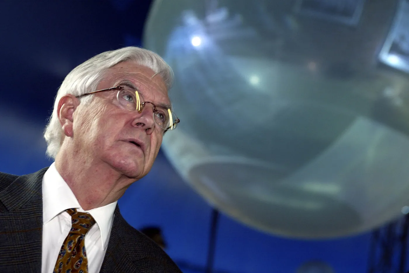 Były komisarz europejski chce wprowadzenia waluty równoległej do euro dla bogatych krajów