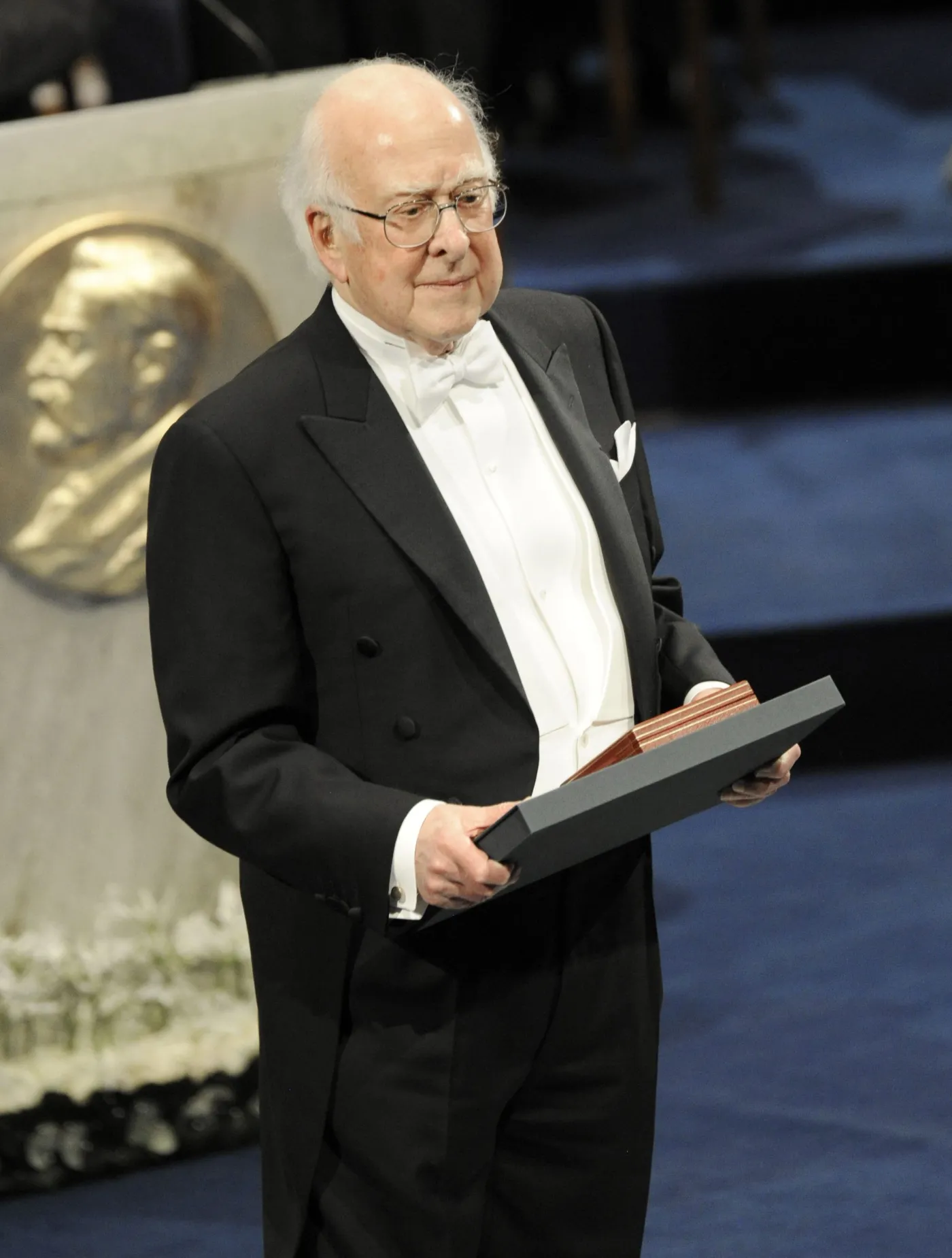 1658933-peter-higgs.jpg