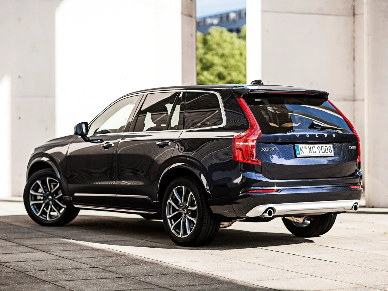 2305339-volvo-xc90.jpg