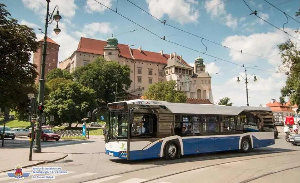 2611105-do-krakowa-dotarlo-60-nowych-12-metrowych.jpg