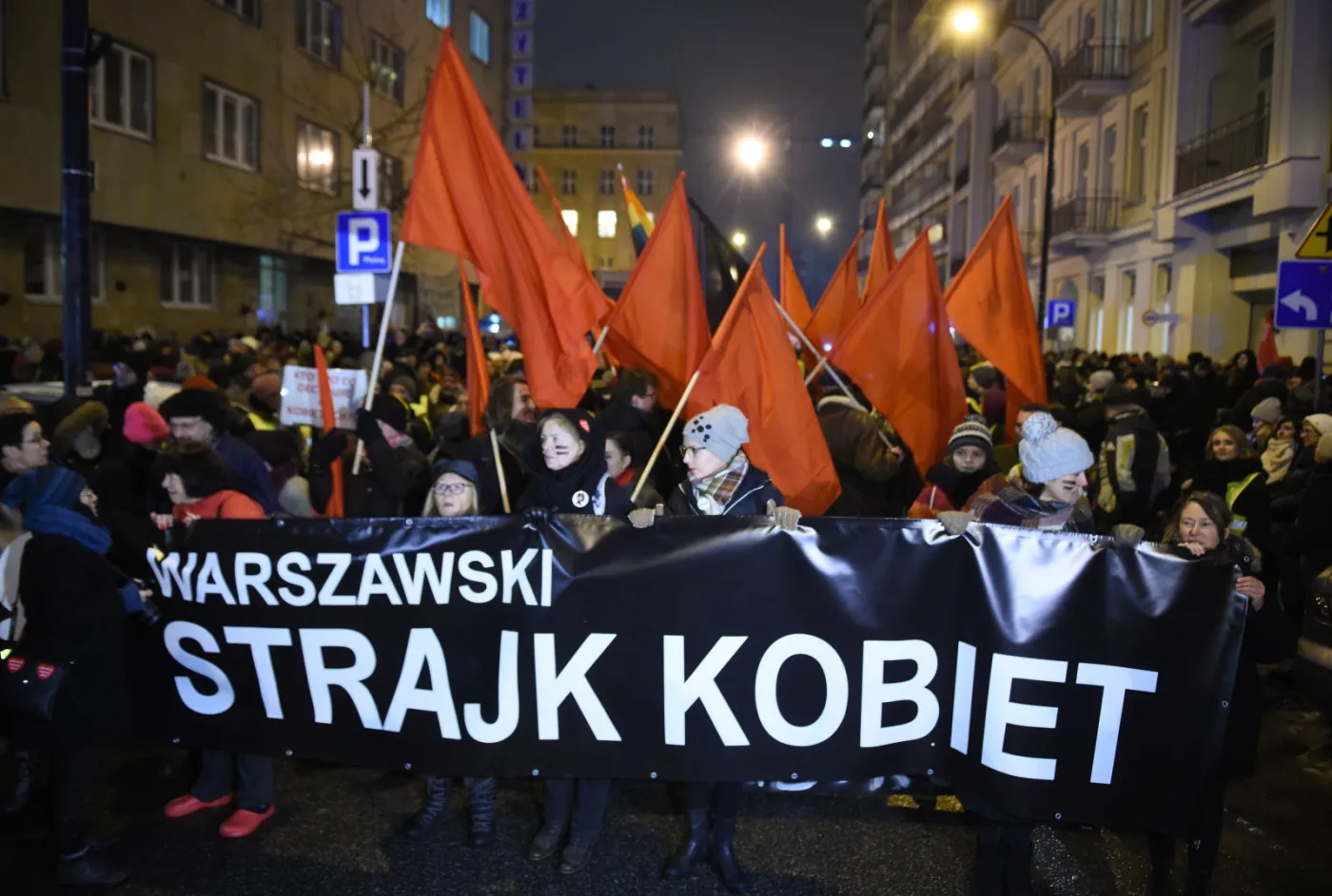 "Czarna Środa". Zwolennicy liberalizacji przepisów ws. aborcji protestowali przed siedzibami Nowoczesnej, PO i PiS