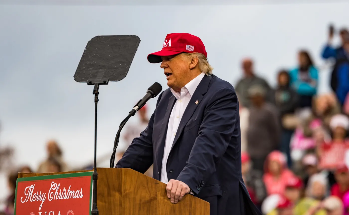 Większość Amerykanów popiera antyimigracyjną politykę Trumpa. Jego już nie