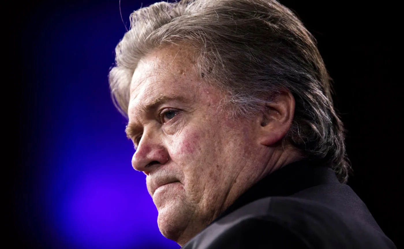 PiS nie weźmie udziału w próbie demontażu UE. Partia odrzuca inicjatywę byłego doradcy Trumpa