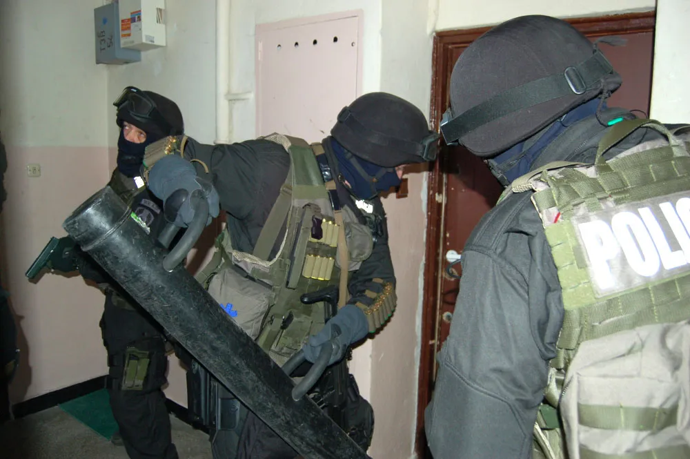 Policjanci weszli do mieszkania na warszawskiej Ochocie
