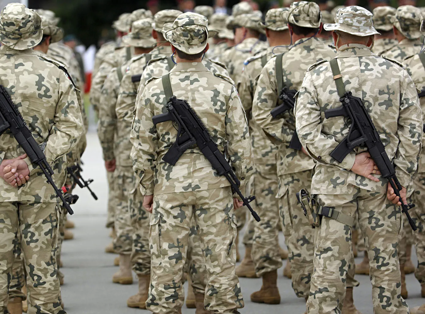 Gdy walczył w Iraku, żona wyczyściła mu konto