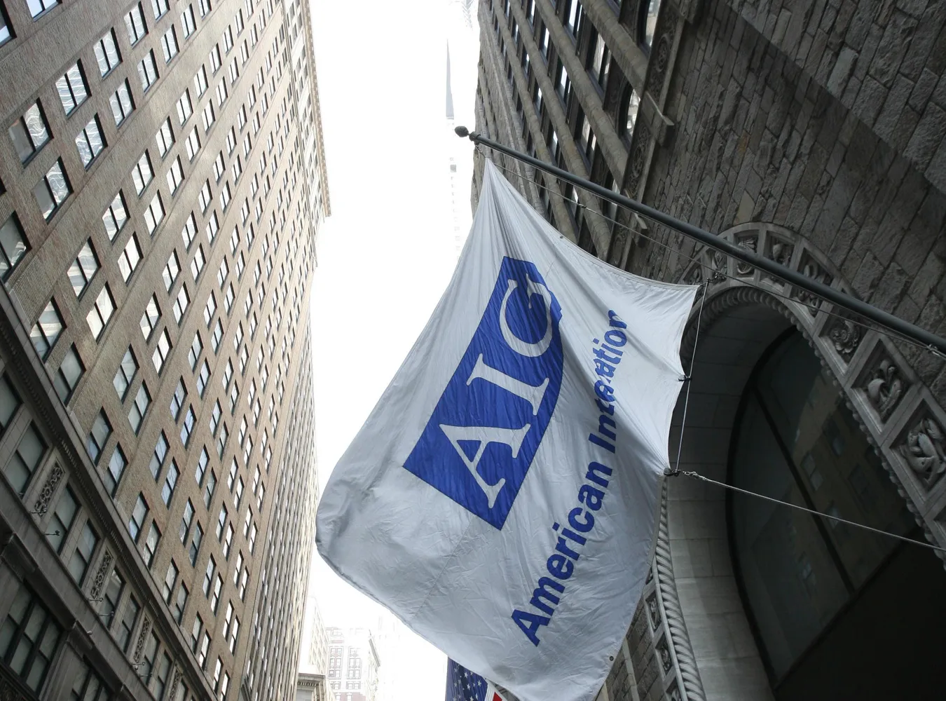 Polak wygrał z gigantem, wyrzucą go z USA