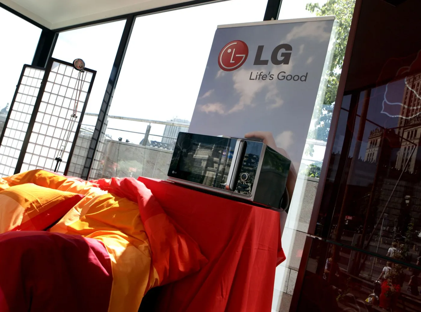 LG zamknął człowieka w internecie