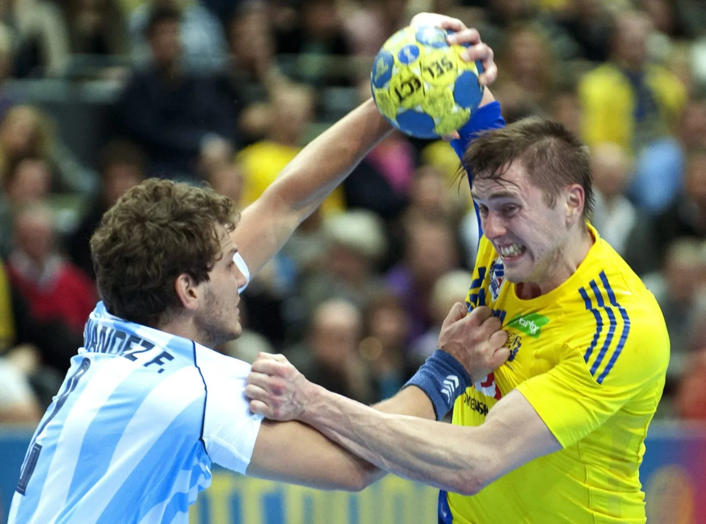 Sensacja! Szwedzi na kolanach!