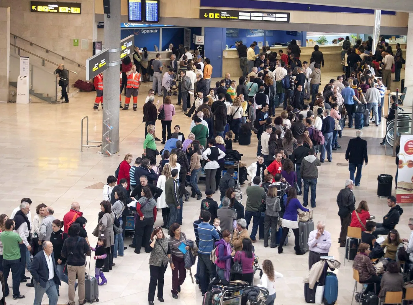 Przybywa pasażerów na polskich lotniskach