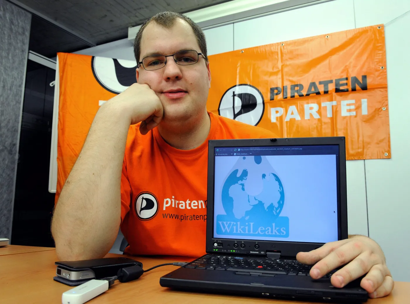 Szwajcar Denis Simonet, szef "Partii Piratów"