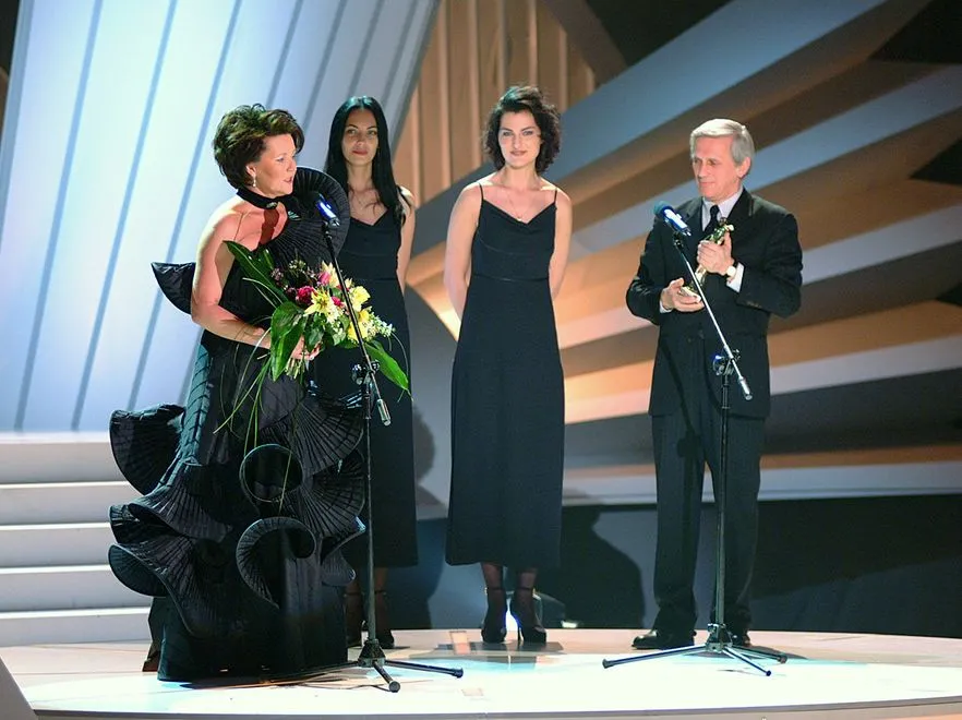 Kto płacił za sukienki Jolanty Kwaśniewskiej?