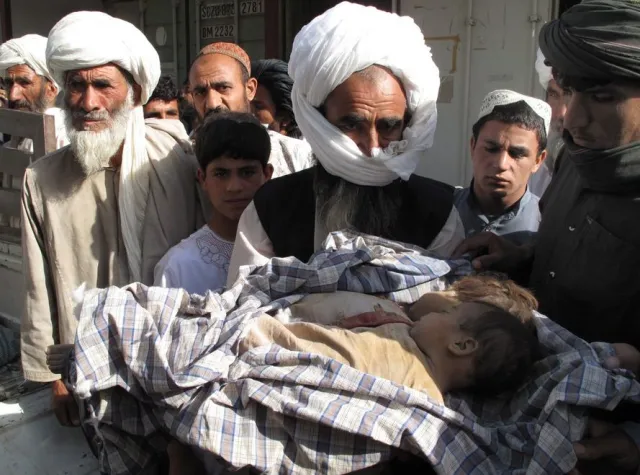 Karzaj do NATO: Jeśli to się nie skończy, uznamy was za okupantów