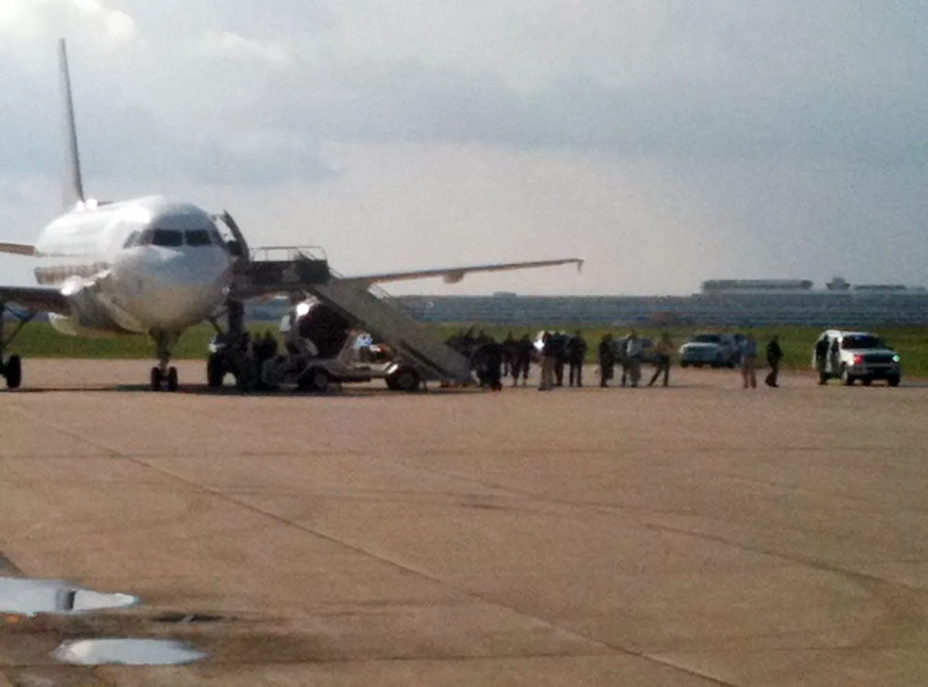 Pasażerowie zabarykadowali się w toalecie. F-16 poderwały się z ziemi