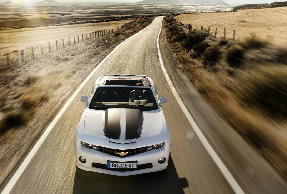 2511190-chevroletcamaroconvertible-dynamic-05-small.jpg