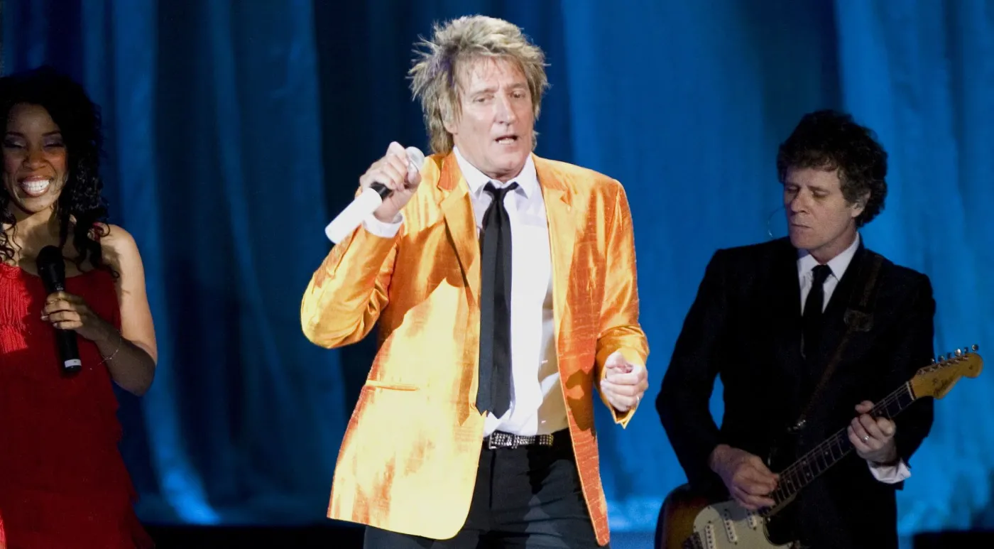 Legendarny wokalista pisze autobiografię. Będzie skandal?