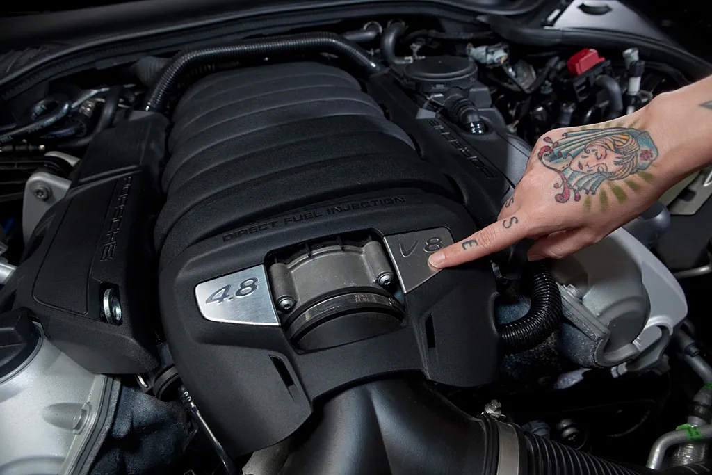 2624340-porsche-panamera-edo-competition-hellboy-16.jpg