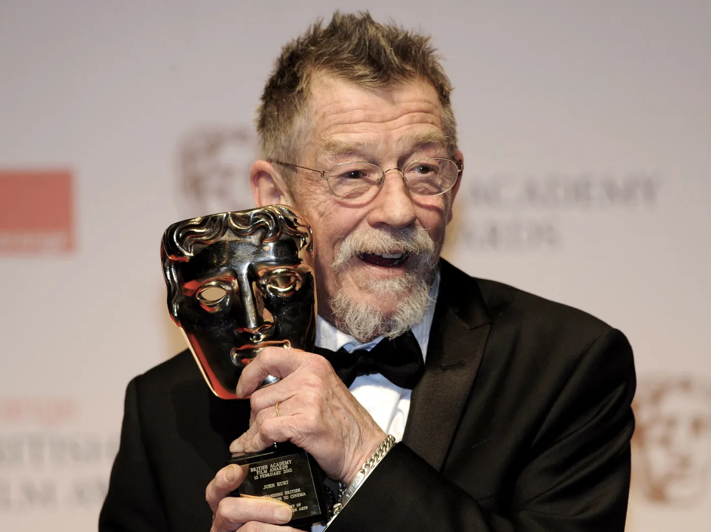 3086900-john-hurt.jpg