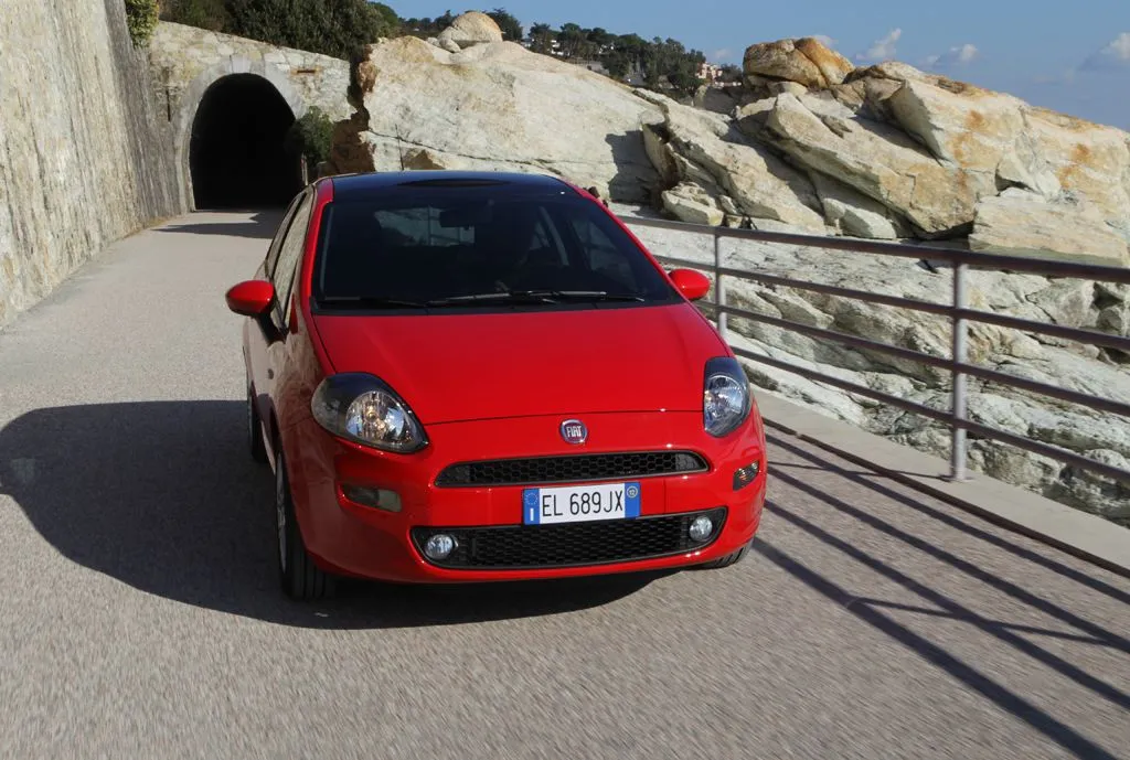 3067433-fiat-punto.jpg