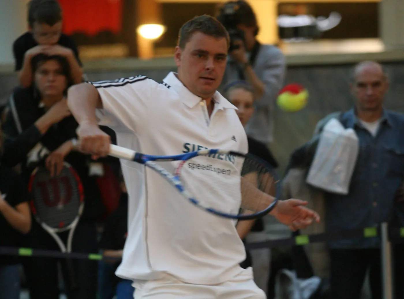 Czterdzieści tysięcy złotych za rakietę polskiego tenisisty