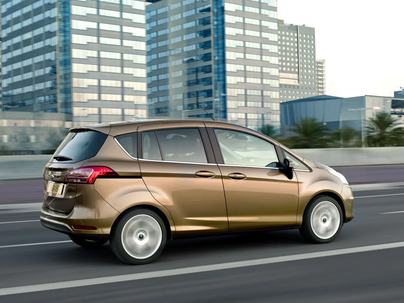 3372566-ford-b-max.jpg