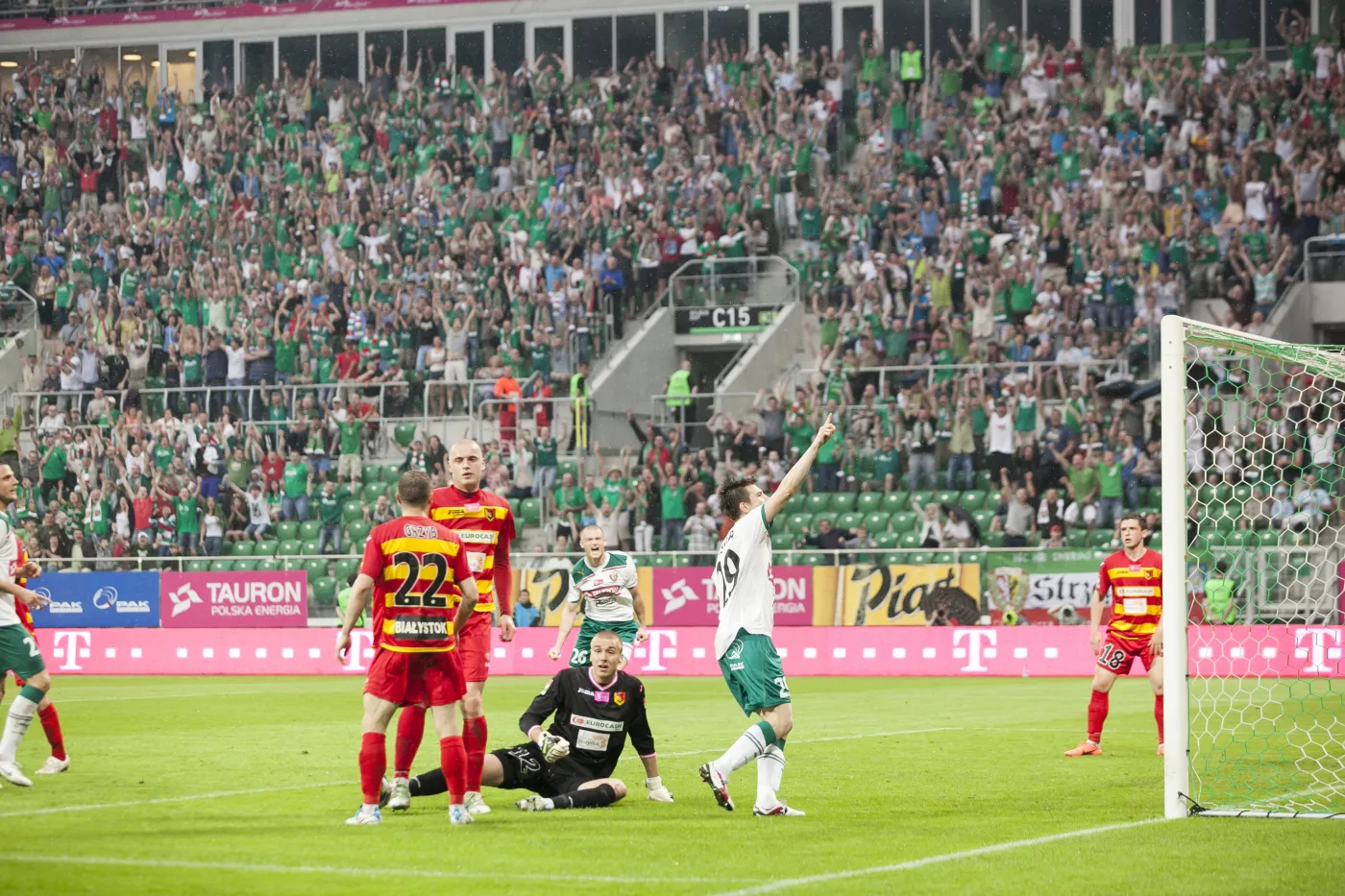 Mistrzostwo ucieka Legii. Śląsk liderem. ŁKS spada