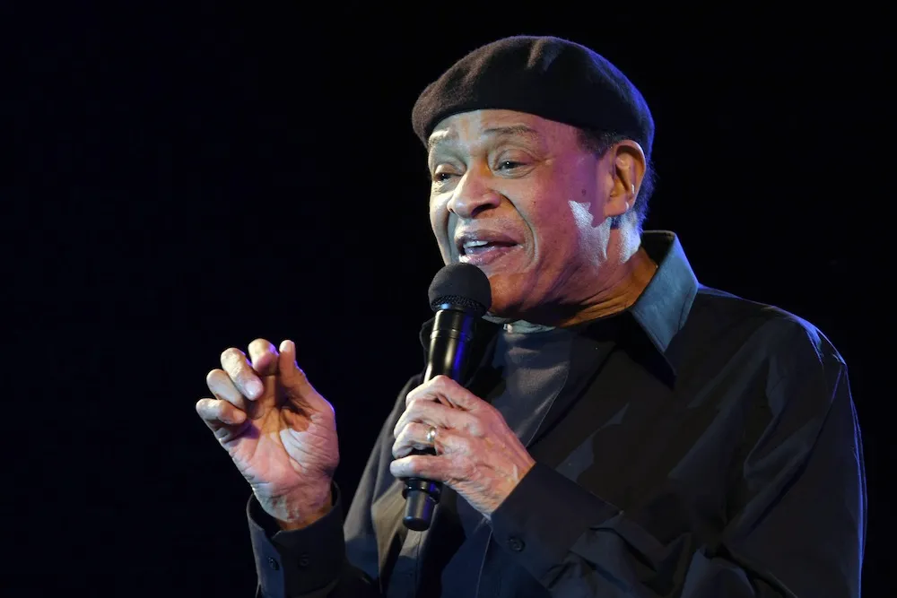 3702486-al-jarreau.jpg