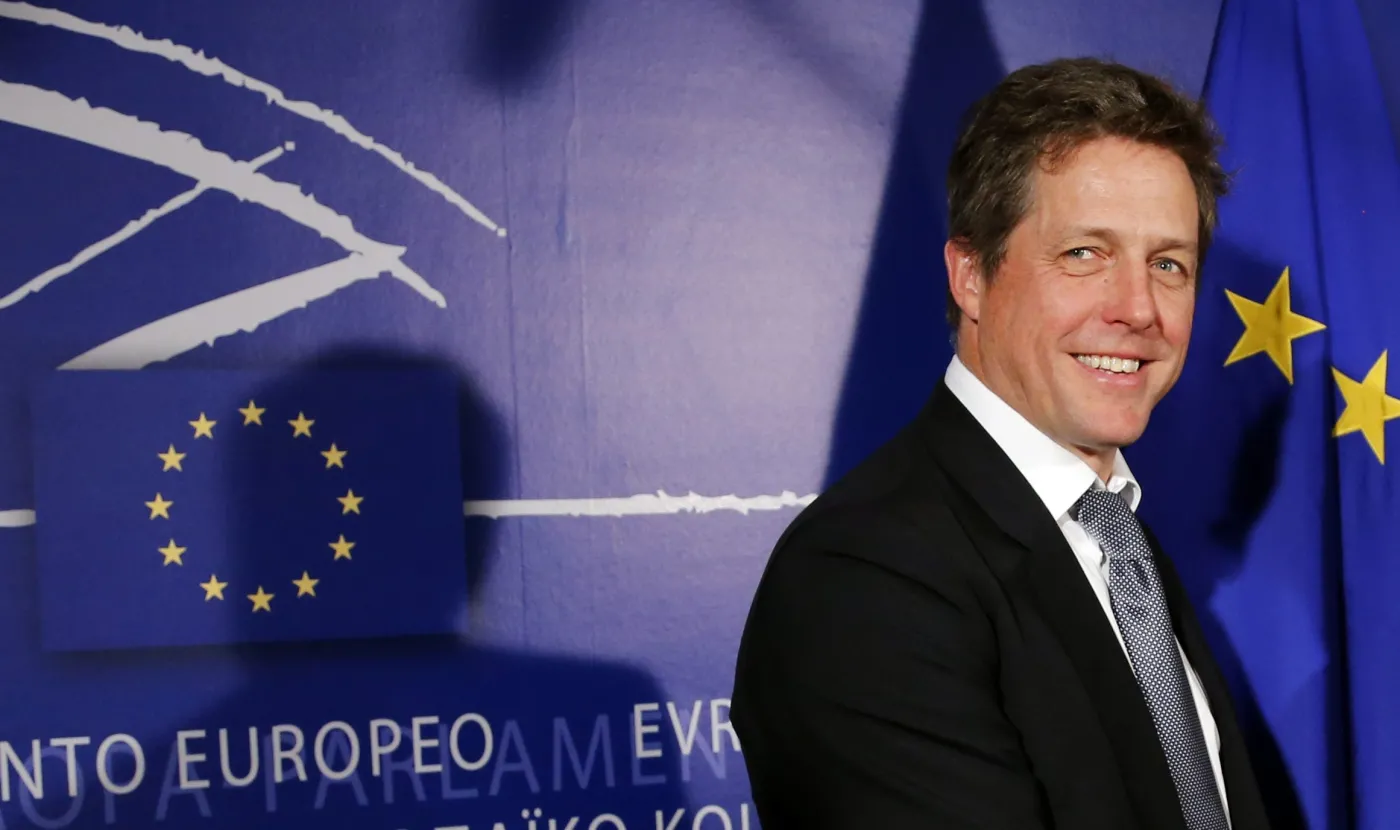 Hugh Grant w europarlamencie. Przyjechał walczyć z tabloidami