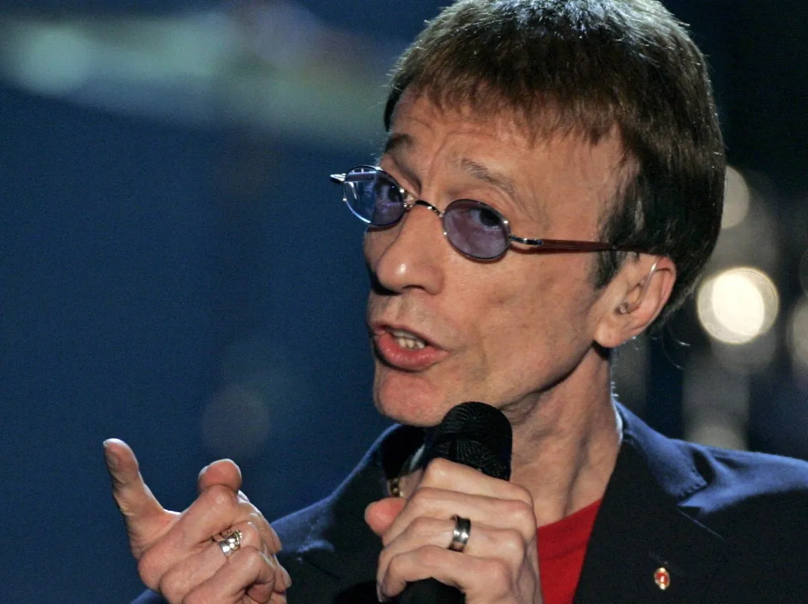 3530424-robin-gibb.jpg