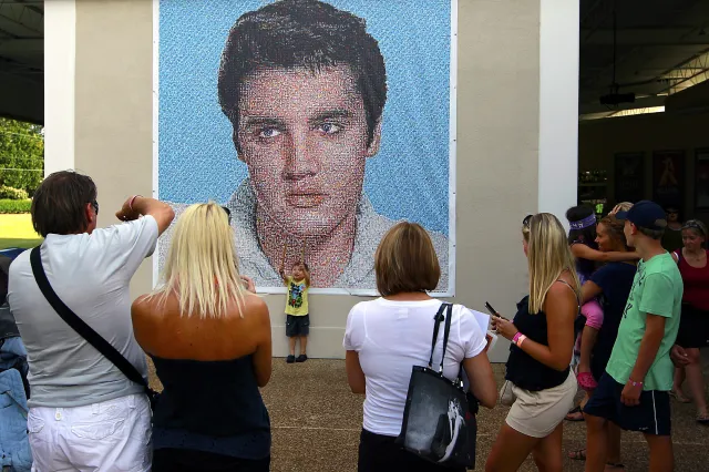 35 lat po śmierci, której nie było? Elvis Presley i teorie spiskowe