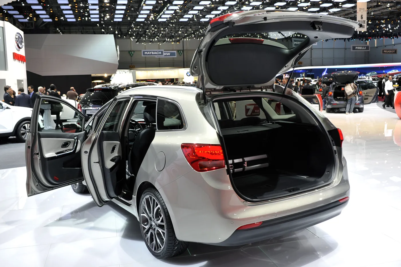 3230918-kia-cee-d.jpg