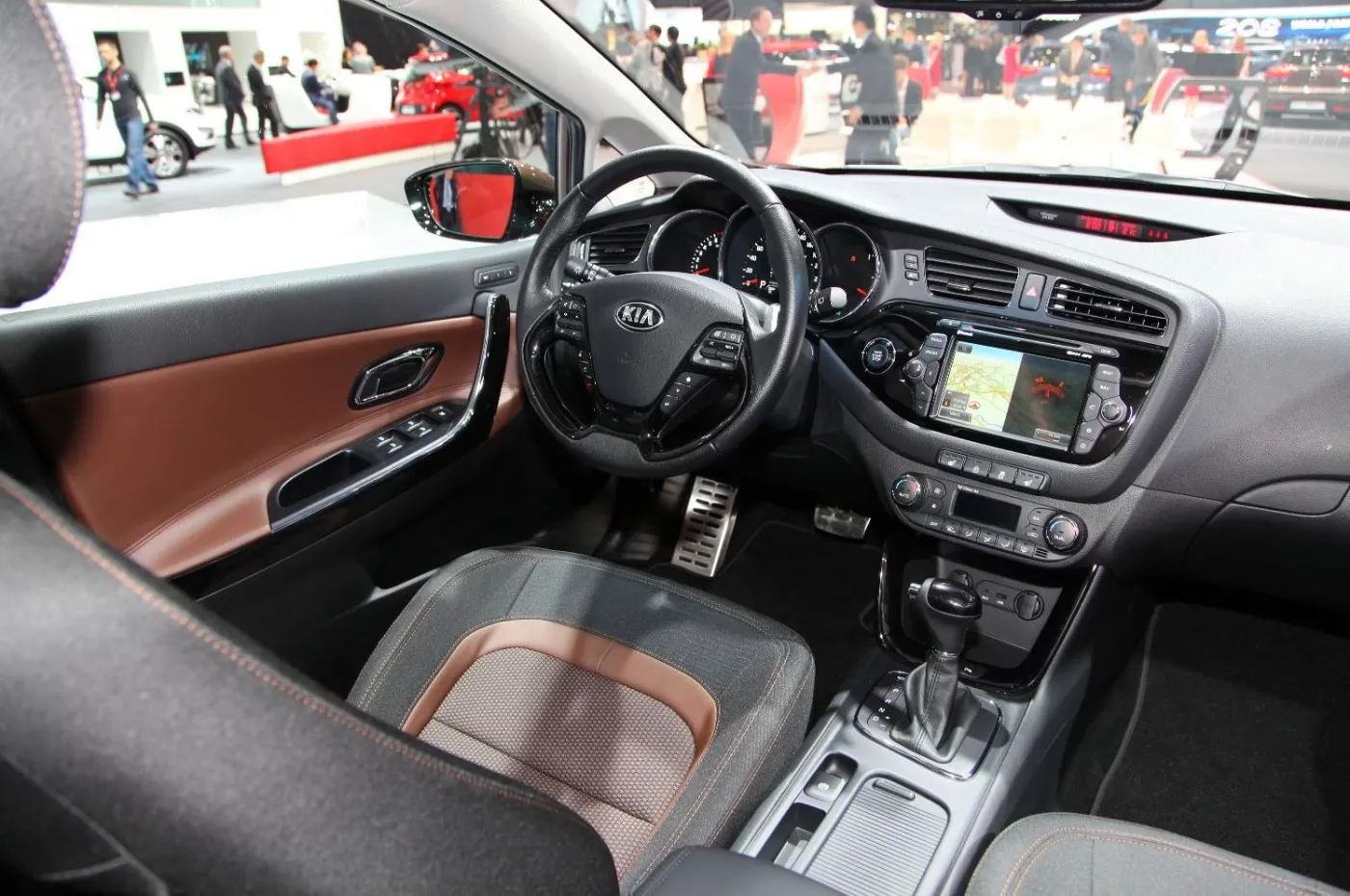 3230372-kia-cee-d.jpg