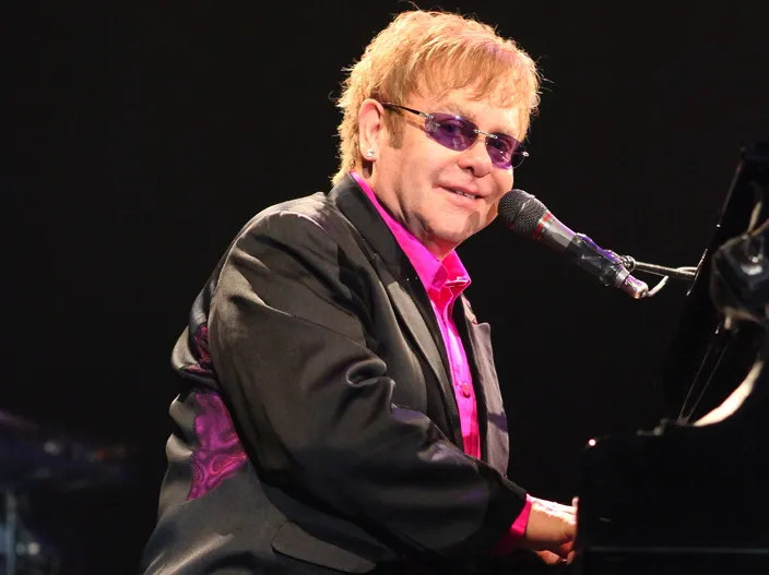 Elton John: Coming out trochę mi zaszkodził